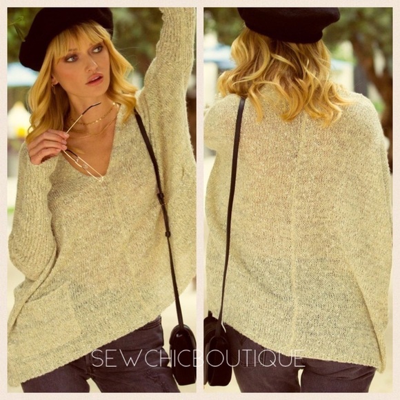 Vanilla V-Neck with Open Front Pockets - Picture 2 of 8